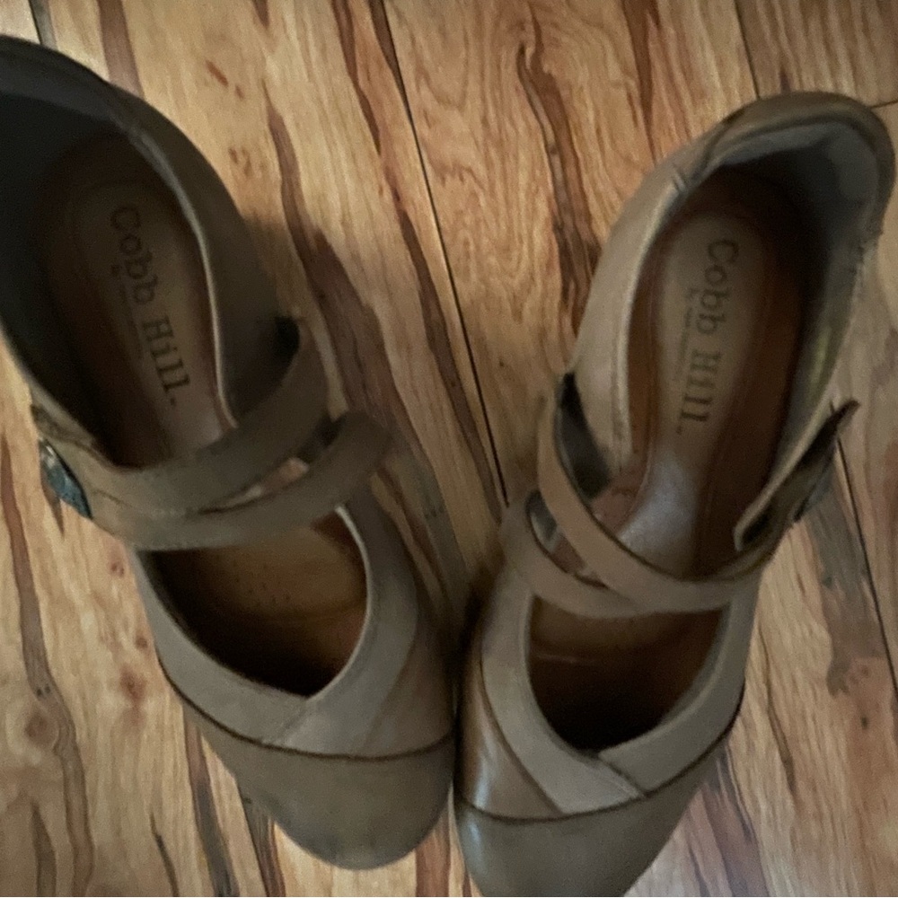 Cobb Hill by New Balance Brown Flats with Comfort Straps - Picture 2 of 3